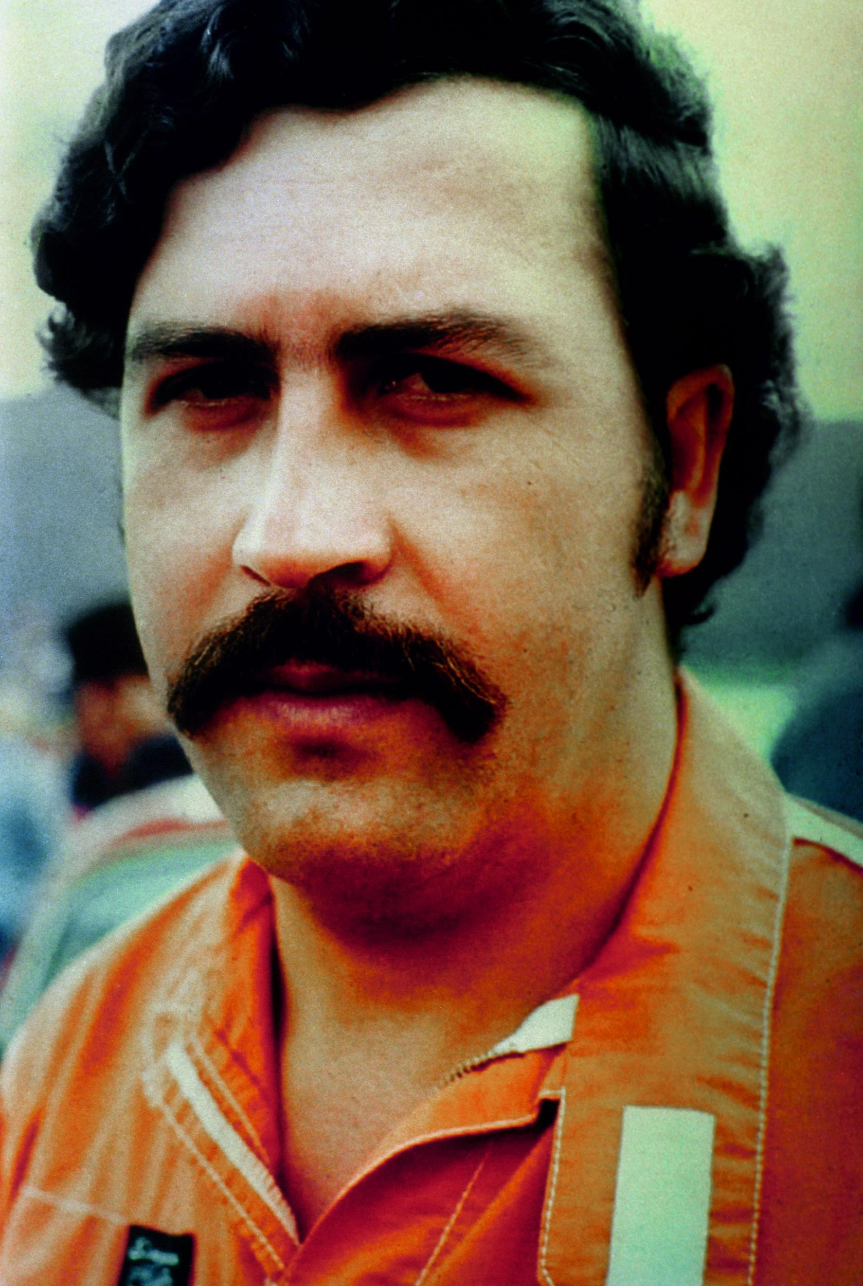 Stacks of cash representing the immense and difficult-to-manage wealth of Pablo Escobar