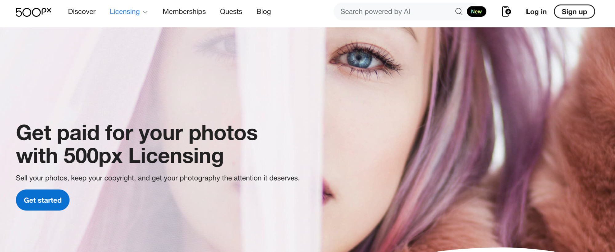 500px’s homepage that shows how contributors can get paid for their photos with licensing