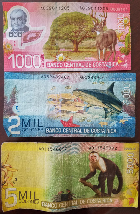Costa Rican colones bills