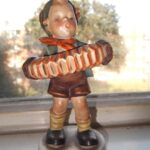 Hummel figurine 1
