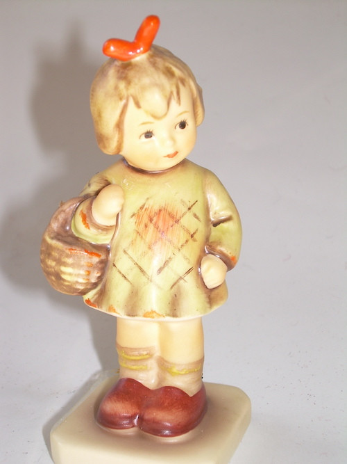 hummel figurine 2