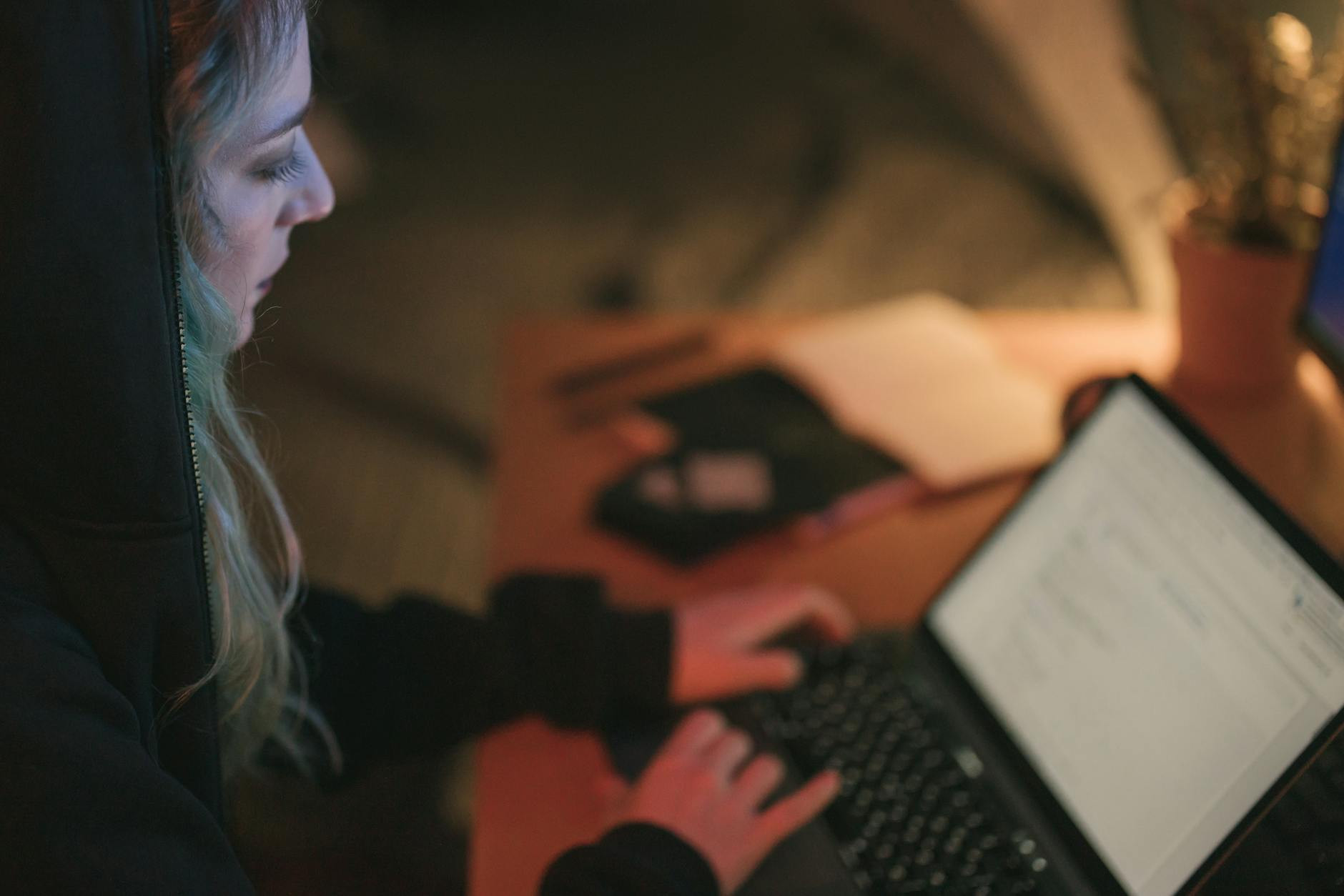 Analyzing sales data on a computer screen, symbolizing data analytics in sales.
